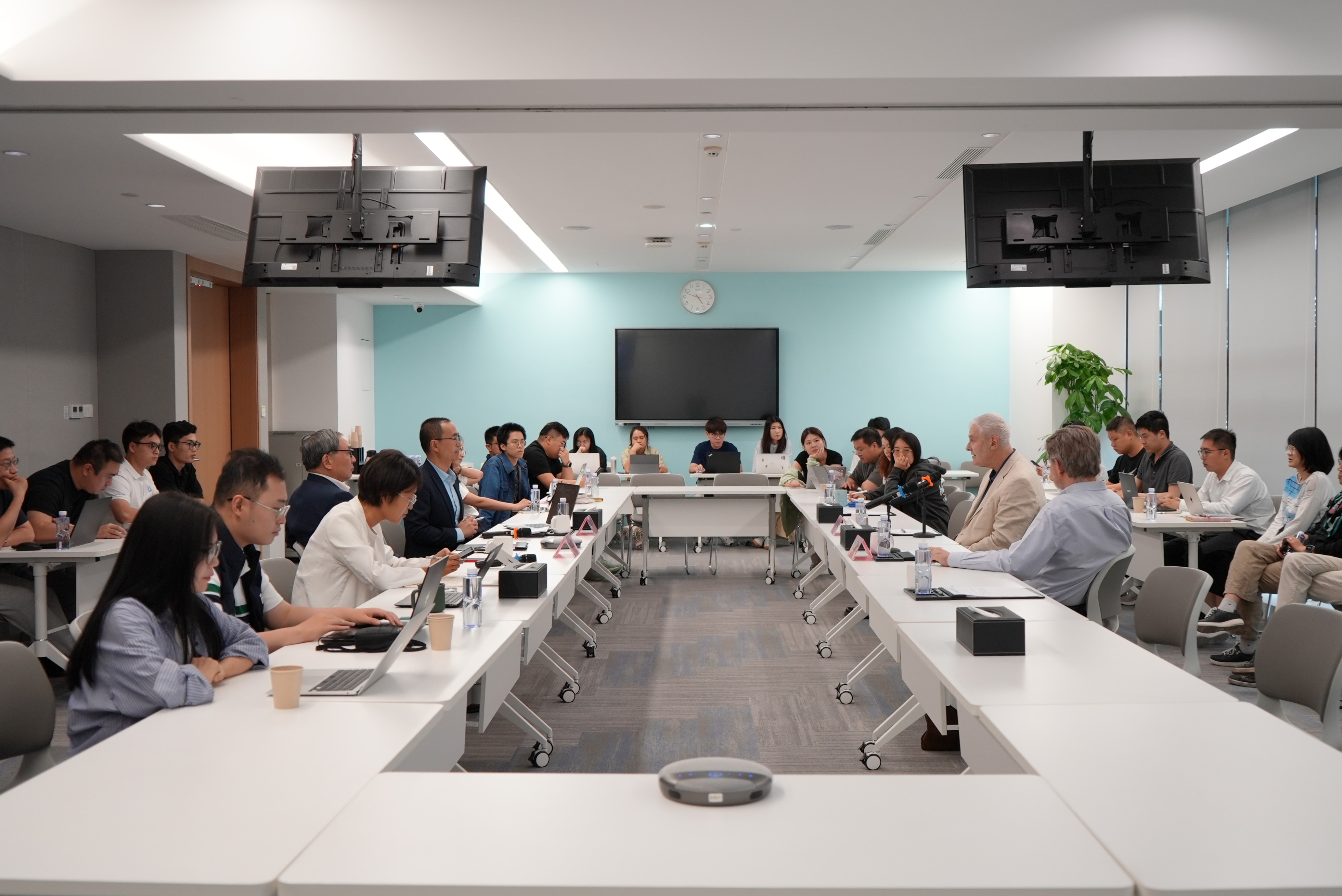 IIA新闻｜跨越太平洋的学术对话：中加学者共论中国与世界